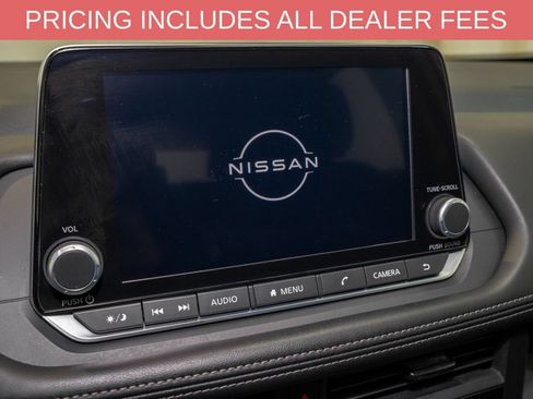 Used 2024 Nissan Rogue S AWD/4WD image 11