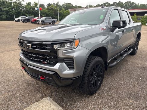 Used 2026 Chevrolet Silverado 1500 LT Trail Boss w/ LT Trail Boss Premium Package AWD/4WD image 1