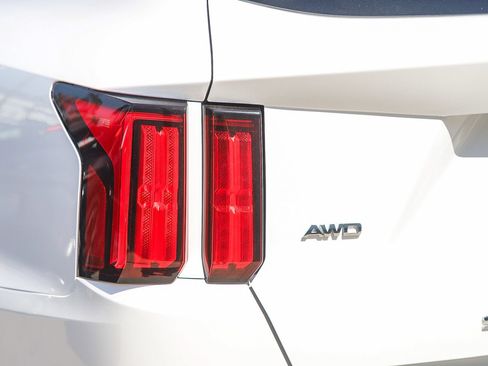 Used 2021 Kia Sorento SX AWD/4WD image 9