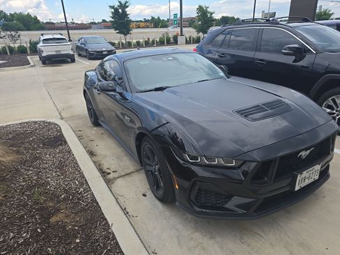 Used 2024 Ford Mustang GT RWD image 3