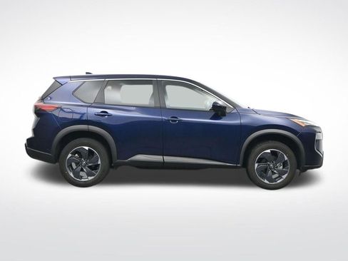 Used 2024 Nissan Rogue SV AWD/4WD image 4