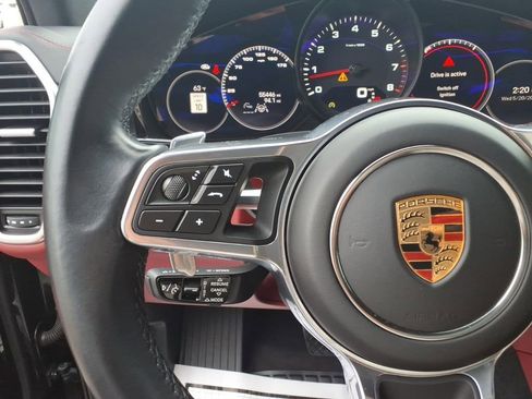 Used 2023 Porsche Cayenne AWD/4WD image 21