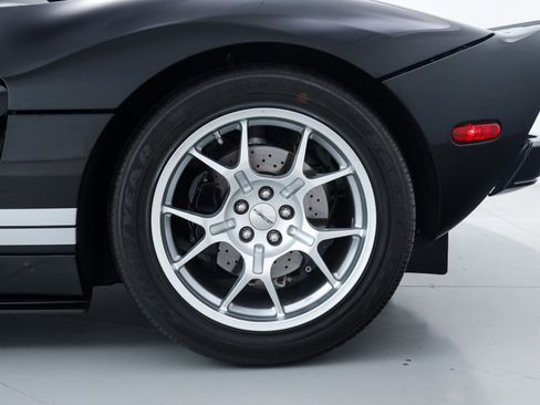Used 2006 Ford GT image 45