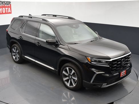Used 2025 Honda Pilot Elite image 41
