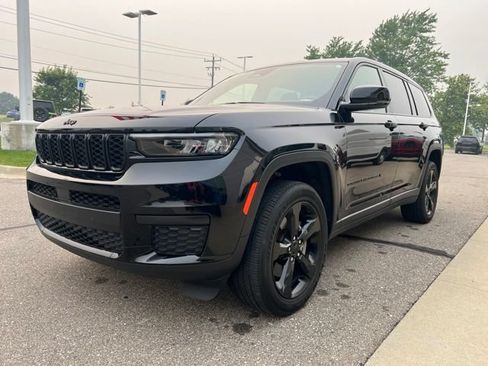 Certified 2023 Jeep Grand Cherokee L Altitude AWD/4WD image 1