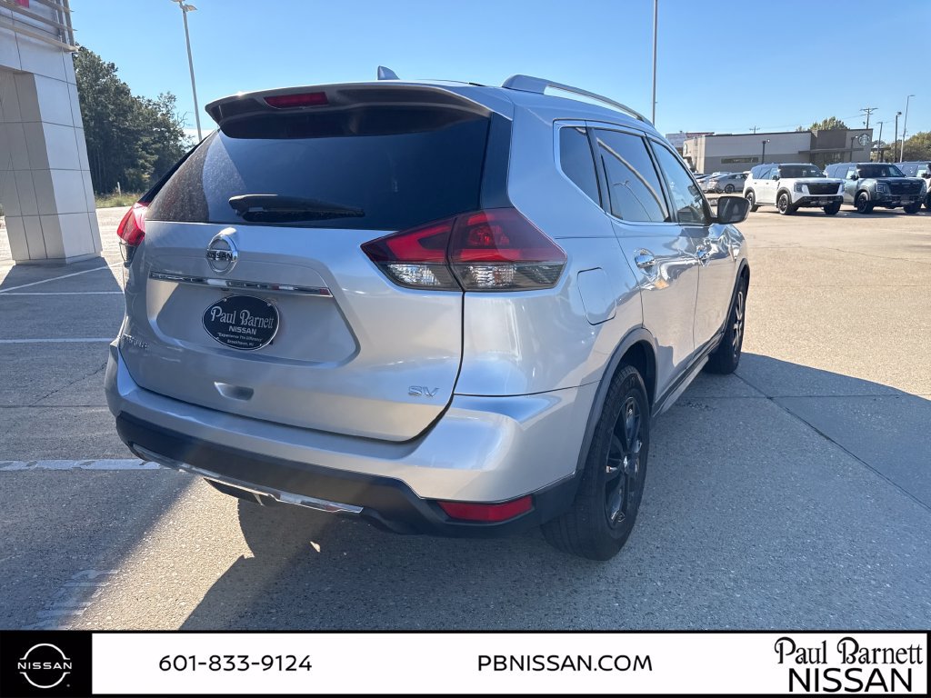 Used 2018 Nissan Rogue SV FWD image 11