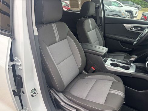 Used 2025 Chevrolet Blazer LT FWD image 37