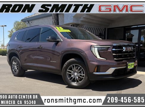 Used 2025 GMC Acadia Elevation FWD image 1