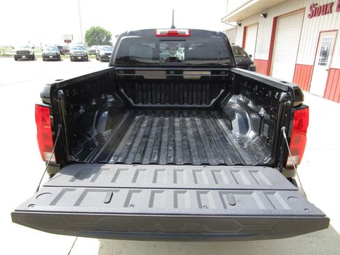 Used 2024 Chevrolet Colorado Trail Boss w/ Technology Package AWD/4WD image 17