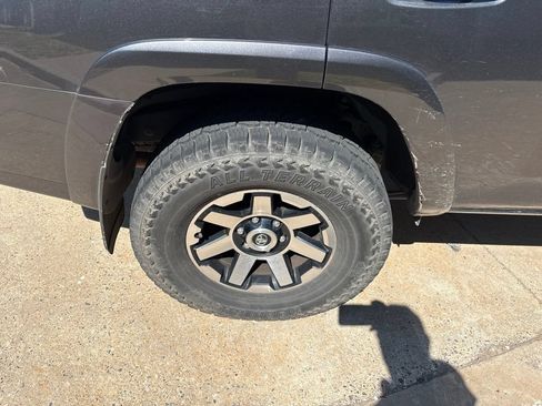 Used 2020 Toyota 4Runner TRD Off-Road Premium w/ Moonroof Package AWD/4WD image 5