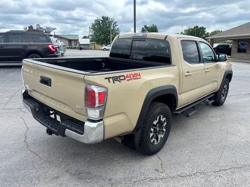 Used 2020 Toyota Tacoma TRD Off-Road AWD/4WD image 7