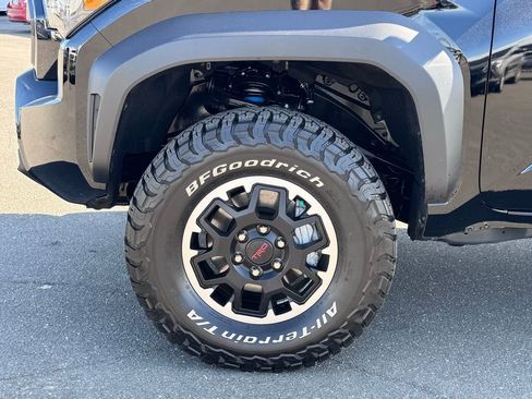 Used 2025 Toyota Tacoma TRD Off-Road image 37