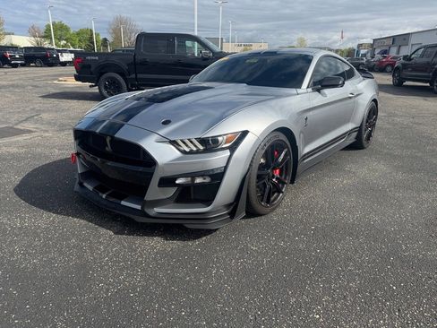 Used 2020 Ford Mustang Shelby GT500 w/ Technology Package RWD image 5