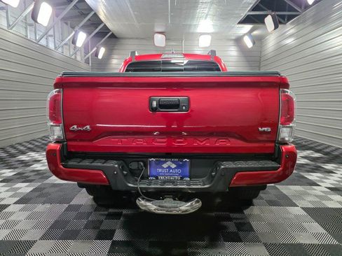 Used 2017 Toyota Tacoma Limited w/ Tow Package image 6