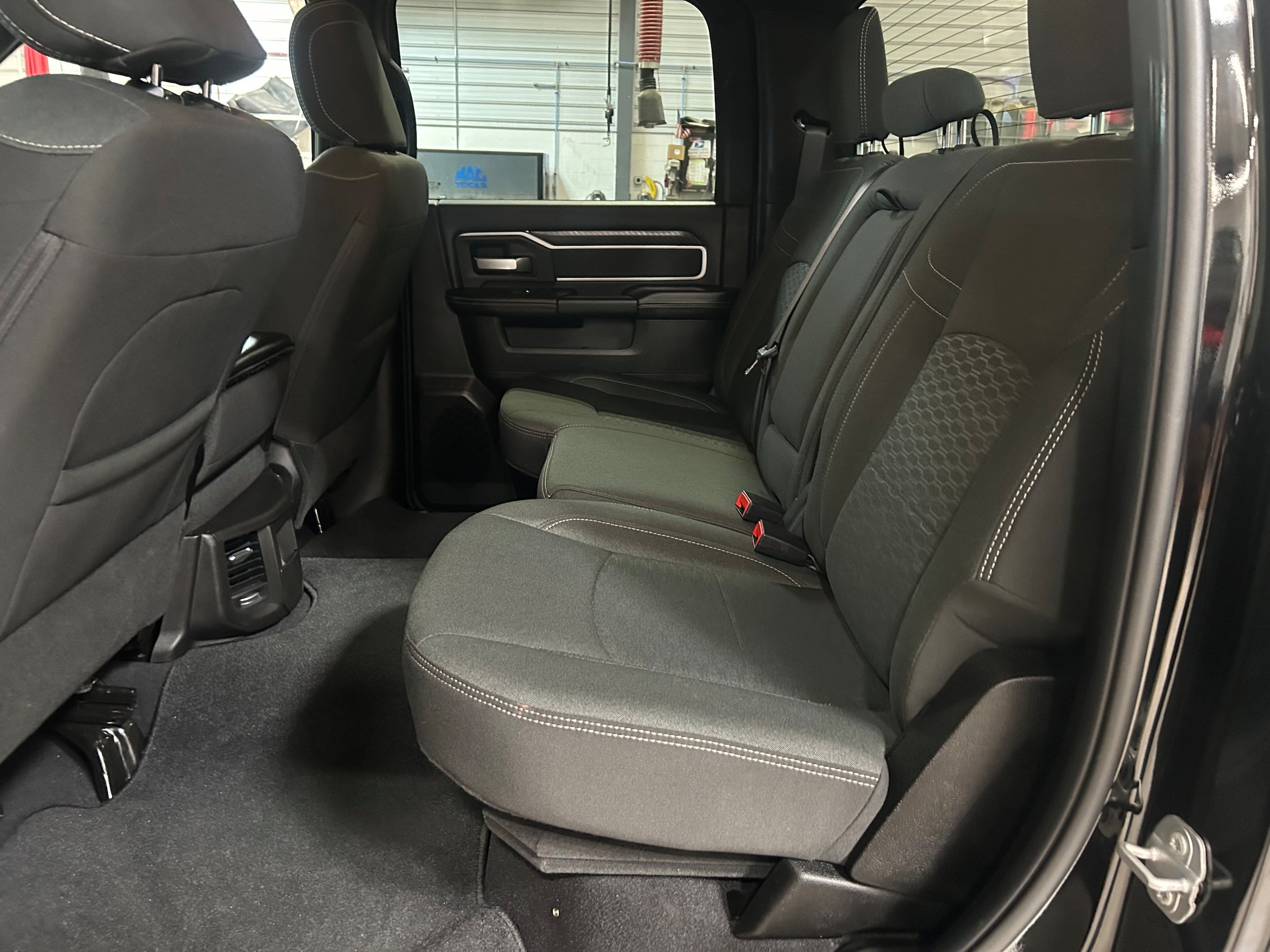 Used 2025 RAM 2500 Big Horn AWD/4WD image 28