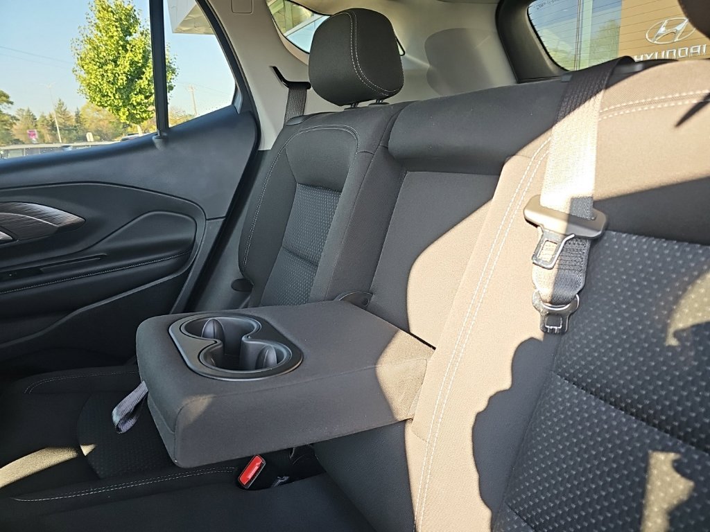 Used 2023 GMC Terrain SLE w/ GMC Pro Grade Package AWD/4WD image 33