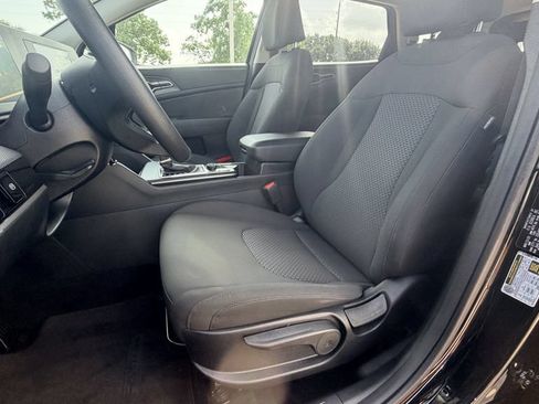 Used 2025 Kia Sportage LX FWD image 24