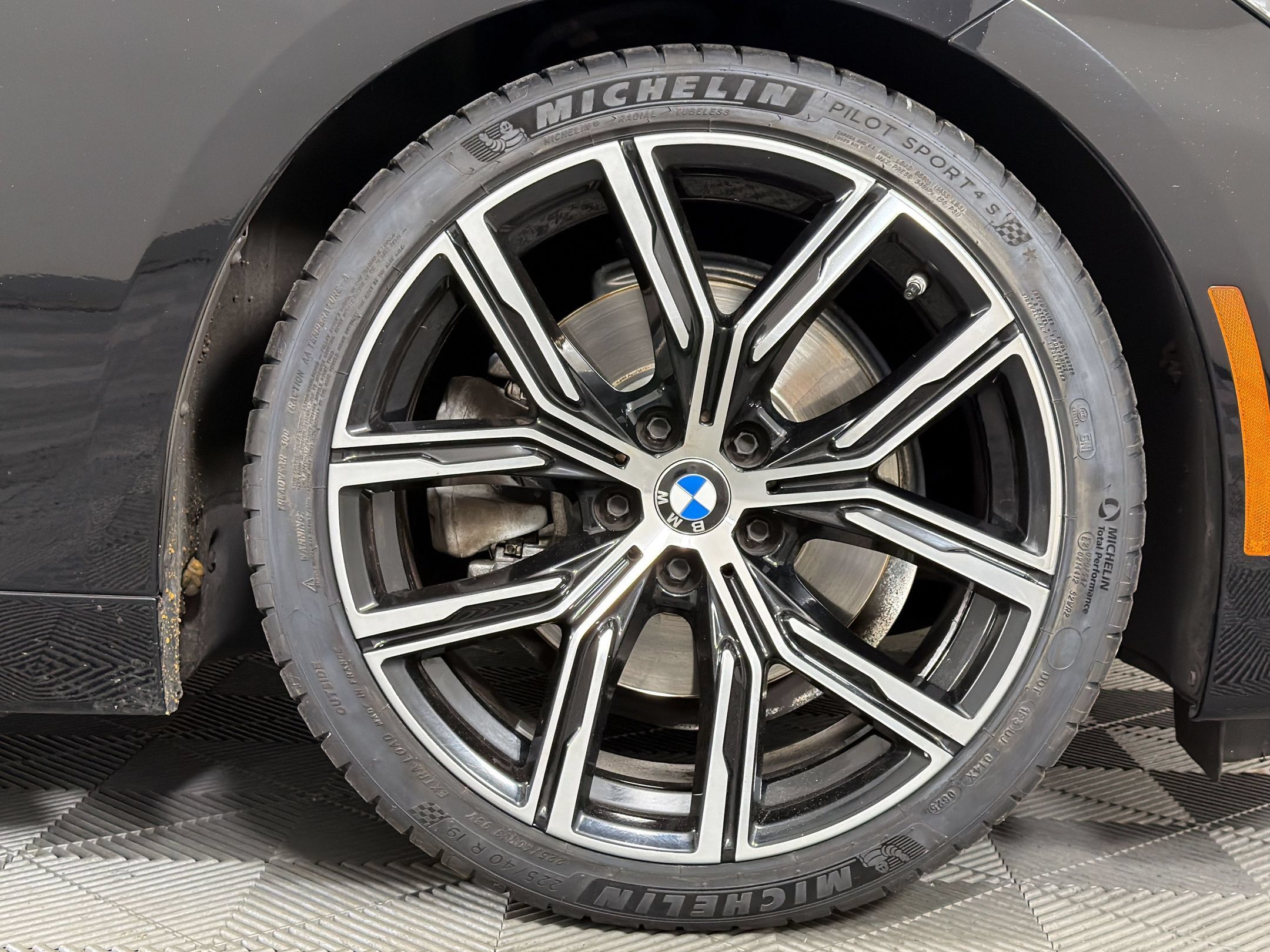 Used 2022 BMW 230i Coupe w/ Convenience Package RWD image 14