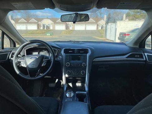 Used 2018 Ford Fusion SE image 31