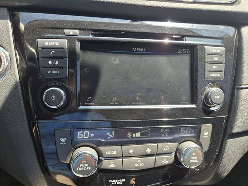 Used 2019 Nissan Rogue SV AWD/4WD image 21