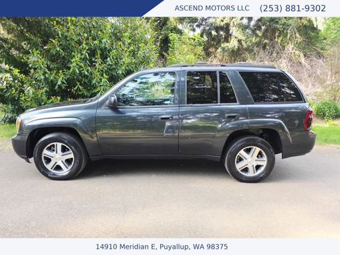 Used 2006 Chevrolet TrailBlazer LT w/ LT Package 1 AWD/4WD image 2
