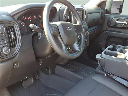 Used 2025 Chevrolet Silverado 2500 Custom w/ Custom Value Package image 8