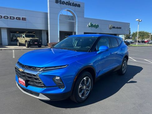 Used 2025 Chevrolet Blazer LT FWD image 5