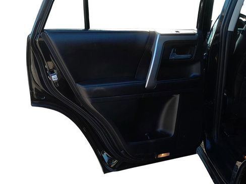 Used 2017 Toyota 4Runner SR5 Premium image 29