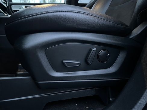 Used 2023 Ford Explorer ST-Line w/ Class IV Trailer Tow Package image 28