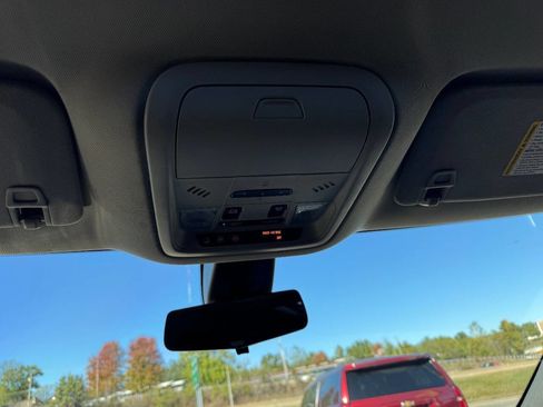 Used 2018 Buick Enclave Avenir w/ Avenir Technology Package image 32