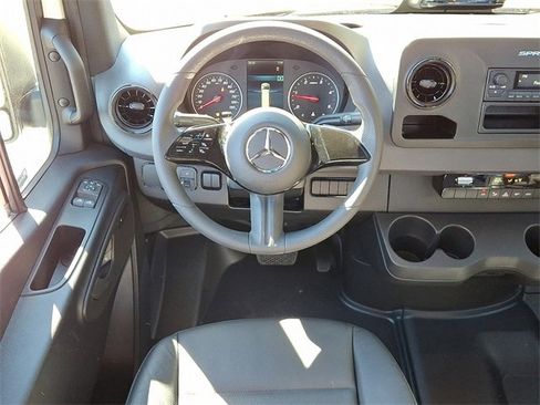 Used 2025 Mercedes-Benz Sprinter 2500 image 11