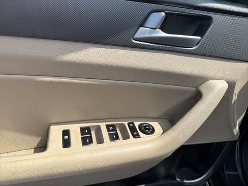 Used 2016 Hyundai Sonata SE image 9