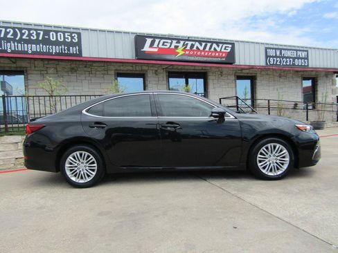 Used 2016 Lexus ES 350 w/ Premium Package w/Wood Trim FWD image 5
