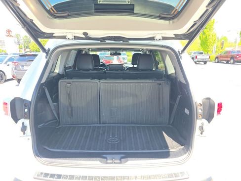 Used 2016 Toyota Highlander XLE AWD/4WD image 6