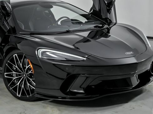 Used 2021 McLaren GT image 3