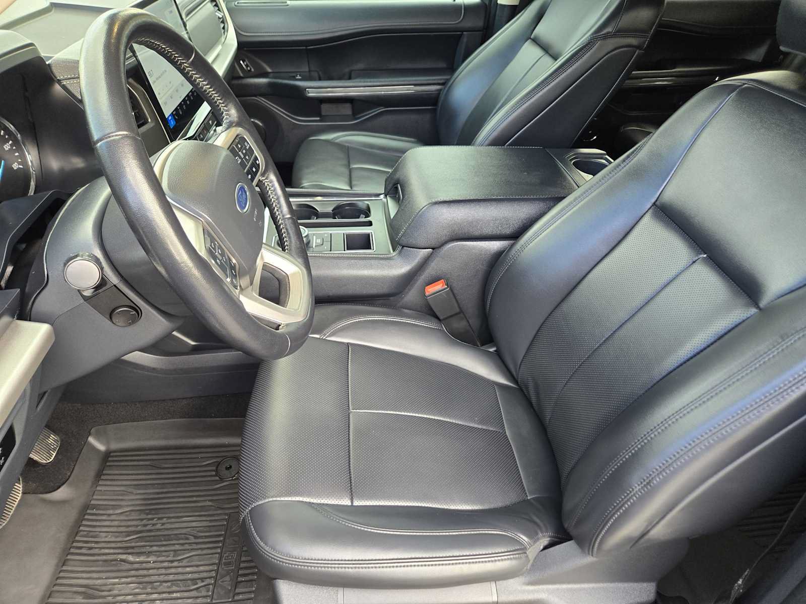 Used 2024 Ford Expedition XLT RWD image 13