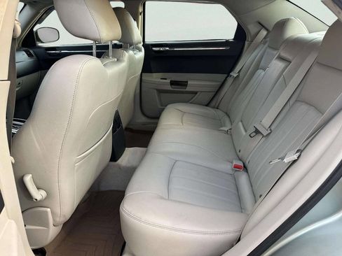 Used 2005 Chrysler 300 C image 11