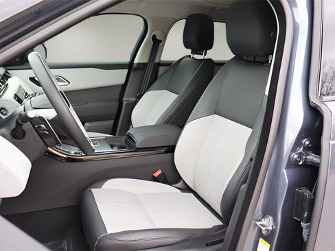 Used 2025 Land Rover Range Rover Velar Dynamic SE image 11