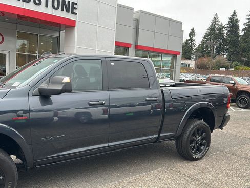 Used 2022 RAM 2500 Limited image 10