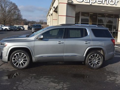 Used 2023 GMC Acadia Denali w/ Denali Ultimate Package image 9
