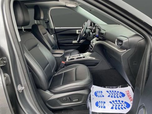 Certified 2023 Ford Explorer XLT w/ Equipment Group 202A image 29