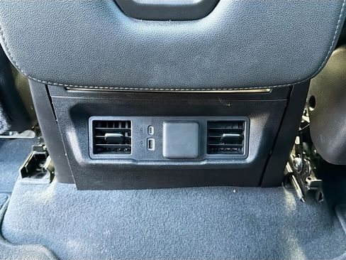 Used 2024 GMC Sierra 1500 SLT image 21