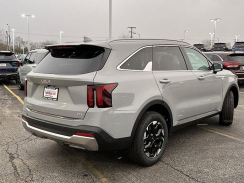 New 2026 Kia Sorento S image 6