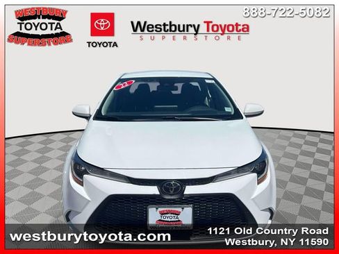 Used 2022 Toyota Corolla LE FWD image 3