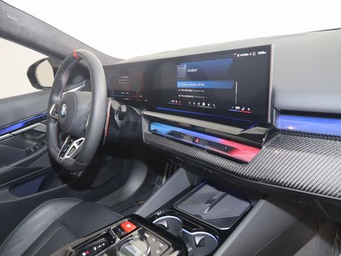 Used 2025 BMW M5 w/ Executive Package image 72