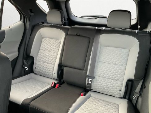 Used 2020 Chevrolet Equinox LT image 9