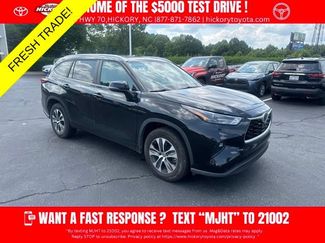 Used 2023 Toyota Highlander XLE FWD video 1