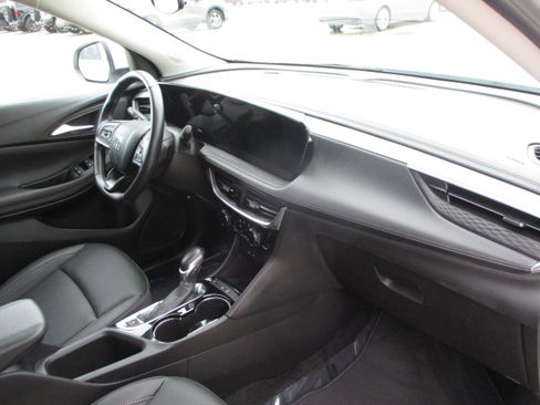 Used 2024 Buick Encore GX Sport Touring w/ Comfort Package image 36