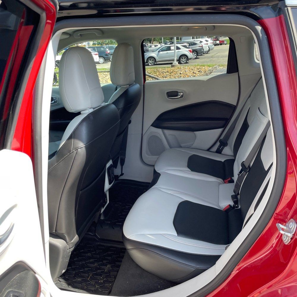 Used 2018 Jeep Compass Limited w/ Navigation Group AWD/4WD image 4