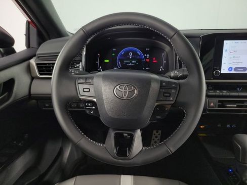 Used 2026 Toyota Camry SE image 21